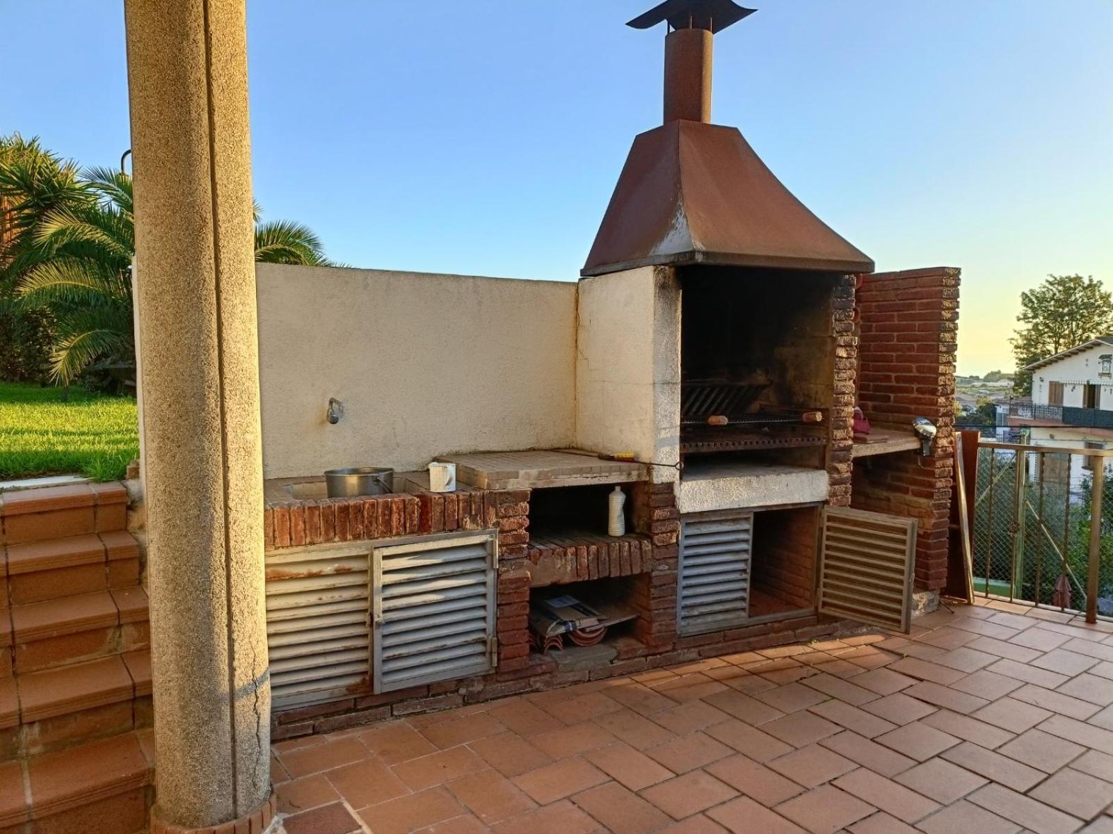Casa De 2000 M2 Piscina Mar Barbacoa Y Felicidad Villa